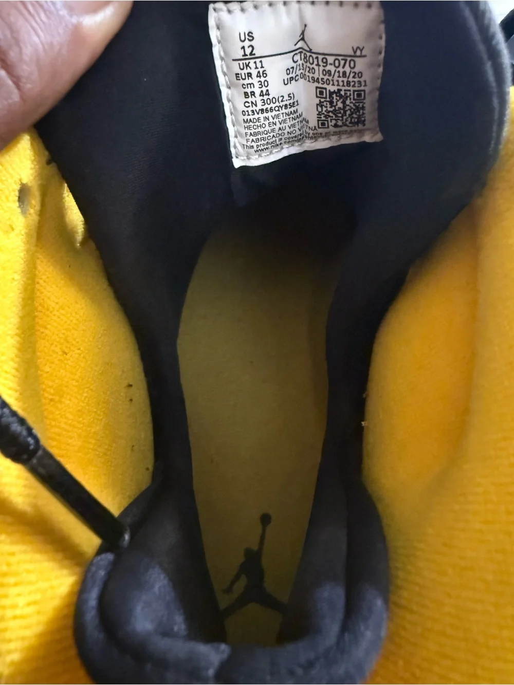 Jordan Men's Black and Yellow High-Top Sneakers
